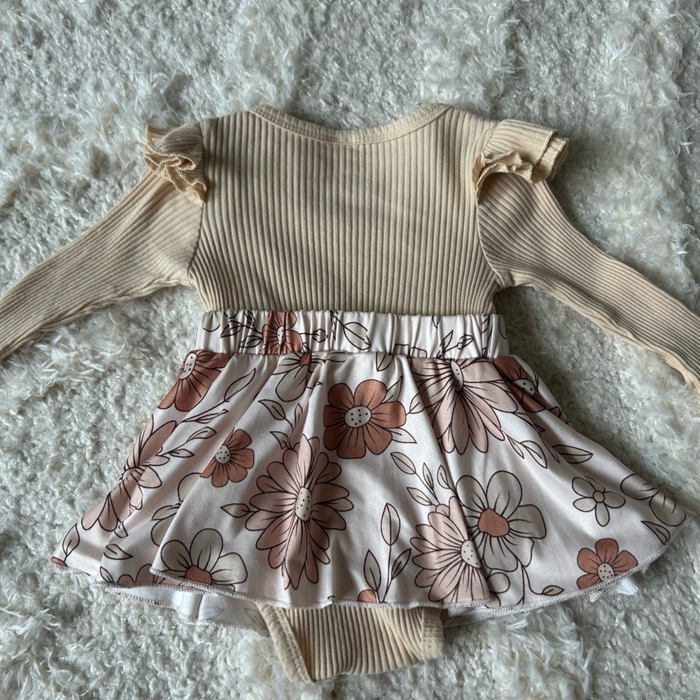 Floral Baby Bodysuit Dress with Ruffled Sleeves 6-9M - Picture 3 of 3